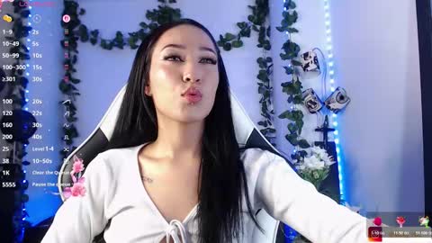 Snapshot of victoria_ricci_a chatting on 11.05.25 Victoria online show from 11.05.25