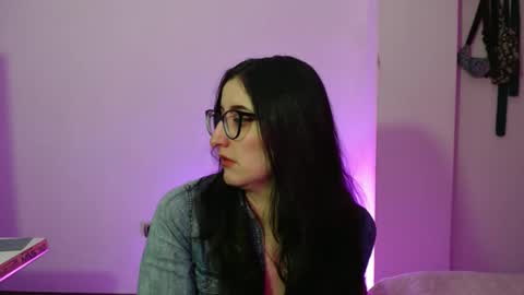 Victoria online show from 11.05.25