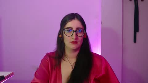 Victoria online show from 12.18.25