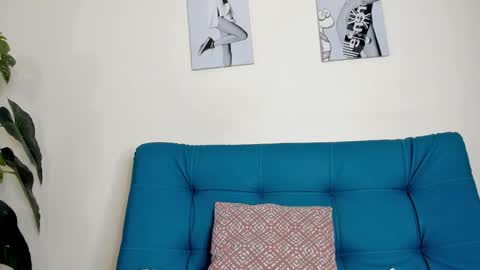 VICTORIA  online show from 02.20.26