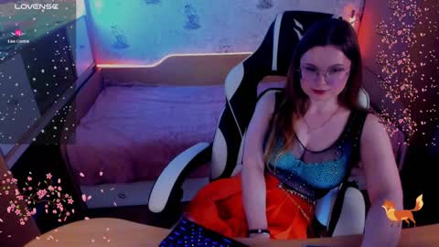 Snapshot of victoria_the_fox chatting on 02.03.25    -   The Divine Fox online show from 02.03.25