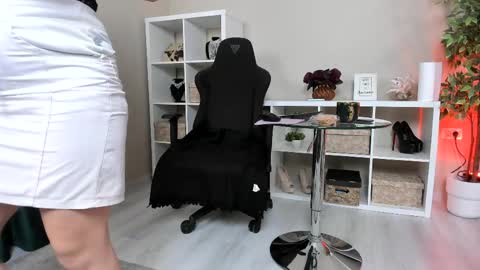 Victoria online show from 04.10.26