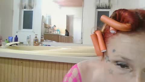 victoria vuitton online show from 10.12.25