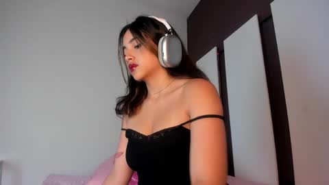Snapshot of victoriaa2_doll chatting on 05.30.26 victoriaa2_doll online show from 05.30.26