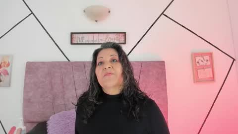 victoriaa_anderson_ online show from 11.25.25