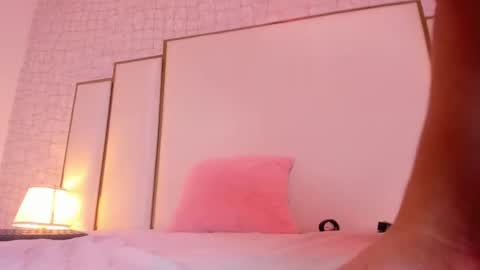 Victoria Sofia online show from 02.11.25