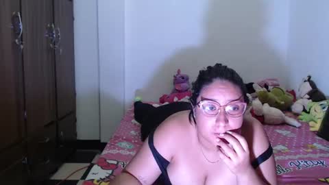 Snapshot of victoriaa_silva chatting on 06.11.26 Victoria Silva online show from 06.11.26