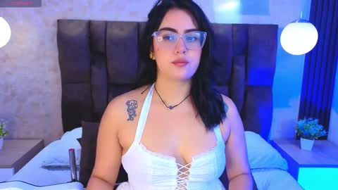 Victoria Andrade online show from 03.08.26