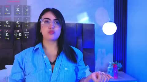 Victoria Andrade online show from 04.11.26