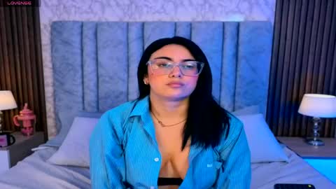 Snapshot of victoriaandrade chatting on 05.25.26 Victoria Andrade online show from 05.25.26