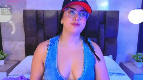 Snapshot of victoriaandrade chatting on 05.30.26 Victoria Andrade online show from 05.30.26