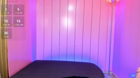 Snapshot of victoriaashford chatting on 11.29.25 Vicky online show from 11.29.25