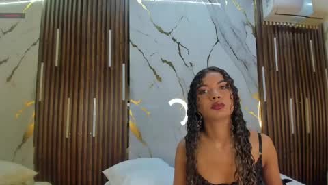 Snapshot of victoriaduarte chatting on 05.25.26 Victoria online show from 05.25.26