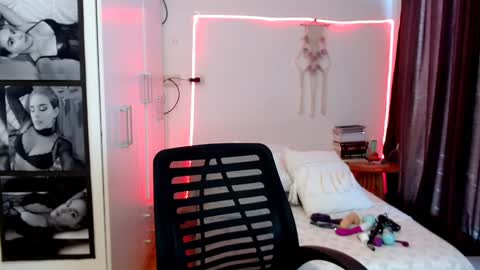 Snapshot of victoriahispanic chatting on 01.09.25 victoriahispanic online show from 01.09.25