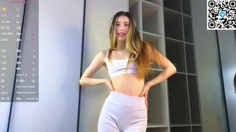 Snapshot of victoriahouston chatting on 10.20.25 victoriahouston online show from 10.20.25