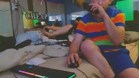 Snapshot of victoriajohn chatting on 11.22.25 victoriajohn online show from 11.22.25