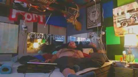 Snapshot of victoriajohn chatting on 11.30.25 victoriajohn online show from 11.30.25