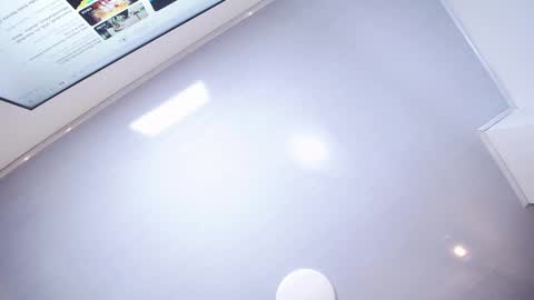 VICTORIA JOHNS online show from 01.11.25