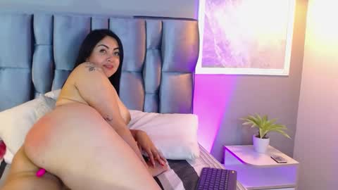 VICTORIA JOHNS online show from 02.10.25