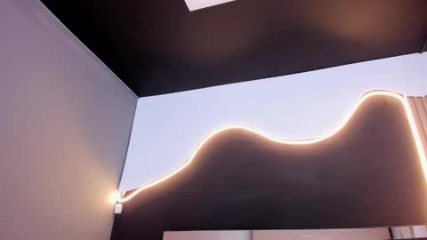 VICTORIA JOHNS online show from 02.11.25