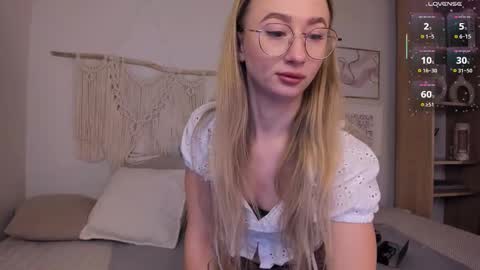 Victoria online show from 12.02.25