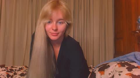 Snapshot of victoriande chatting on 02.01.26 Eva and Victor online show from 02.01.26