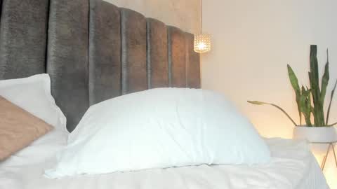 Maria Victoria online show from 02.07.25