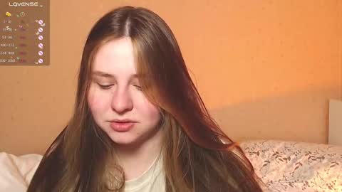 Snapshot of victoriassecrets_ chatting on 02.21.25 victoriassecrets_ online show from 02.21.25