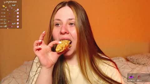 Snapshot of victoriassecrets_ chatting on 02.22.25 victoriassecrets_ online show from 02.22.25