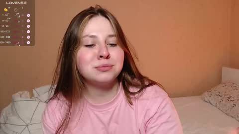 Snapshot of victoriassecrets_ chatting on 02.23.25 victoriassecrets_ online show from 02.23.25