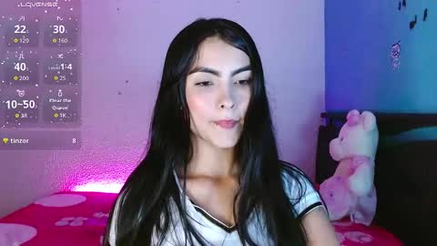 victoriia_henao_ online show from 02.04.26