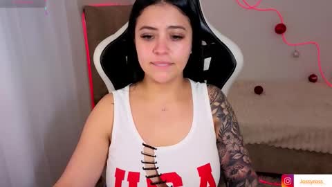 V  I C  T O R I A  online show from 11.29.25