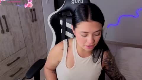 V  I C  T O R I A  online show from 02.11.26