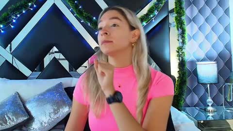 victtoria lee online show from 12.14.24