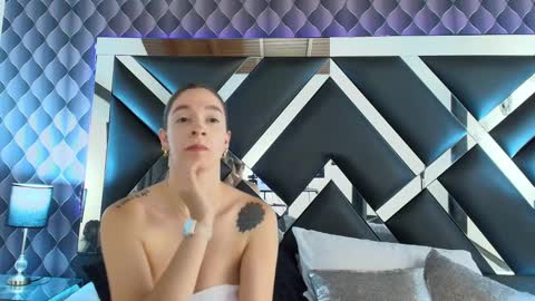 victtoria lee online show from 02.04.25