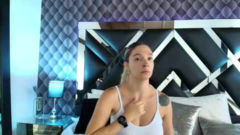 victtoria lee online show from 02.17.25