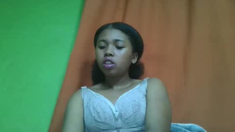 Snapshot of vierge28430 chatting on 04.25.26 vierge28430 online show from 04.25.26