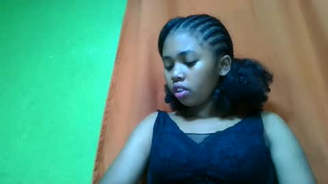 Snapshot of vierge28430 chatting on 05.12.26 vierge28430 online show from 05.12.26