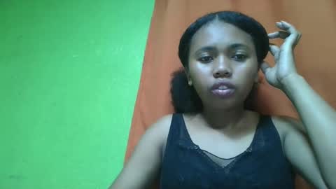 Snapshot of vierge28430 chatting on 05.13.26 vierge28430 online show from 05.13.26