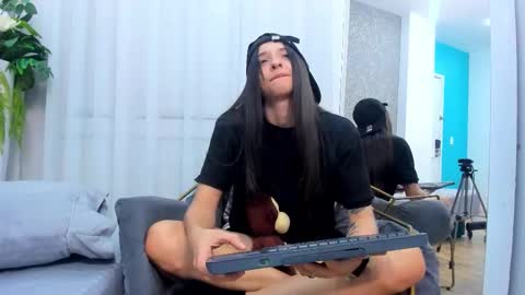 Snapshot of viictoriiasaenz chatting on 02.20.26 viictoriiasaenz online show from 02.20.26