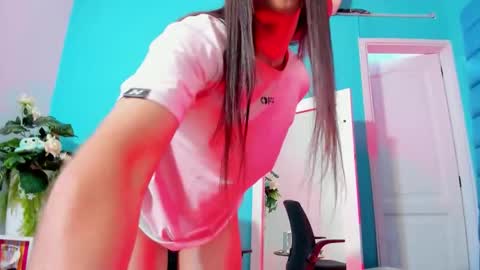 Snapshot of viictoriiasaenz chatting on 02.27.26 viictoriiasaenz online show from 02.27.26