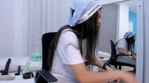 viictoriiasaenz online show from 03.30.26