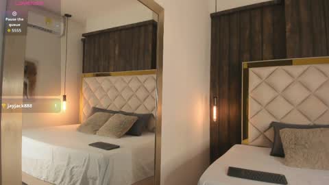 Violet  online show from 04.04.26