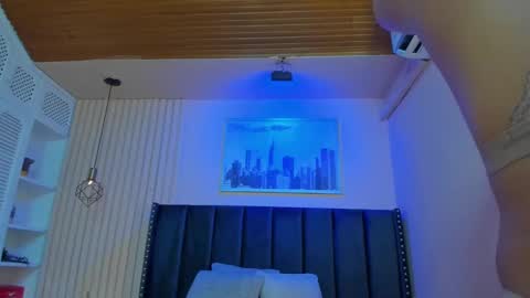 Viiolett online show from 01.14.25