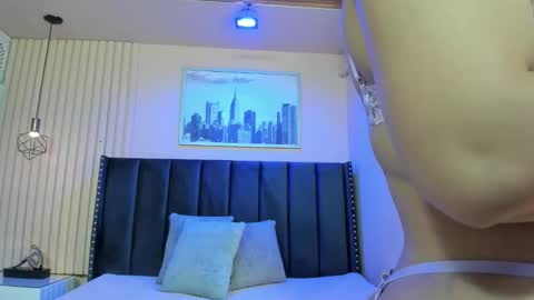 Snapshot of viiolett_lee chatting on 02.03.26 Viiolett online show from 02.03.26