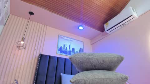 Snapshot of viiolett_lee chatting on 02.06.26 Viiolett online show from 02.06.26