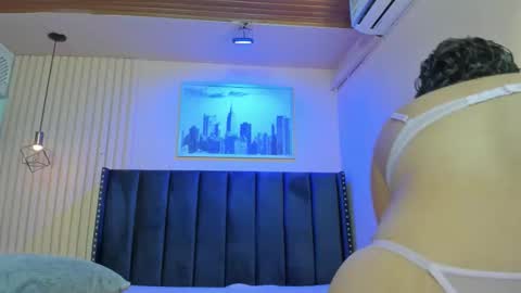 Snapshot of viiolett_lee chatting on 02.18.26 Viiolett online show from 02.18.26