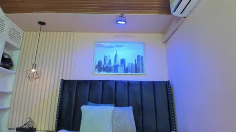 Snapshot of viiolett_lee chatting on 02.24.26 Viiolett online show from 02.24.26