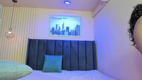 Snapshot of viiolett_lee chatting on 03.03.26 Viiolett online show from 03.03.26