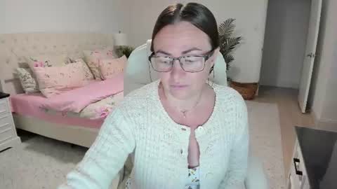 Ukrainian-woman online show from 06.18.26